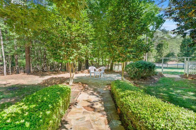 108 Broadview Circle, Mooresville, NC 28117