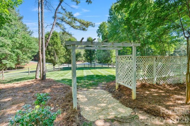108 Broadview Circle, Mooresville, NC 28117