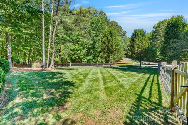 108 Broadview Circle, Mooresville, NC 28117