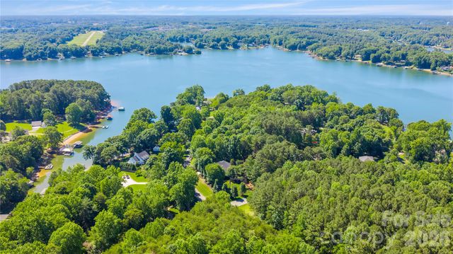 108 Broadview Circle, Mooresville, NC 28117