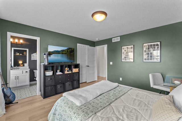 20391 Greengate Court, Lakeville, MN 55044