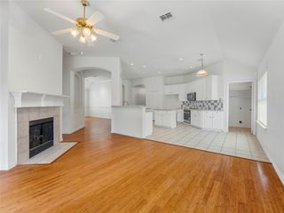 404 Fountainside Drive, Euless, TX 76039