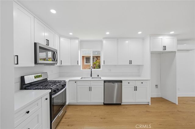 939 W 8th, San Bernardino, CA 92411