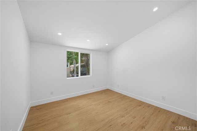 939 W 8th, San Bernardino, CA 92411