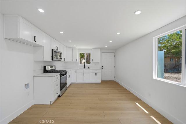 939 W 8th, San Bernardino, CA 92411