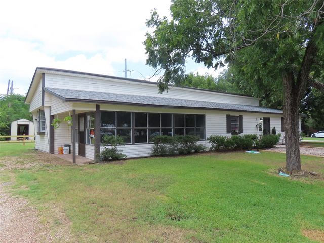 231 S 2nd Street, Wills Point, TX 75169