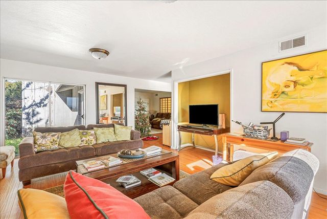 371 Calabasas Road, Watsonville, CA 95076