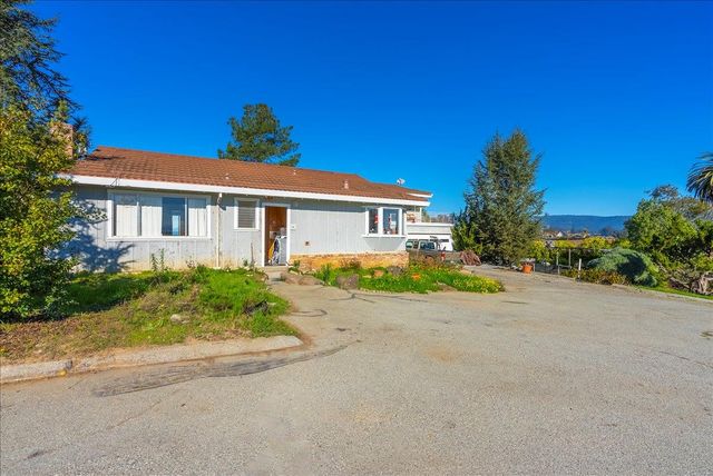 371 Calabasas Road, Watsonville, CA 95076