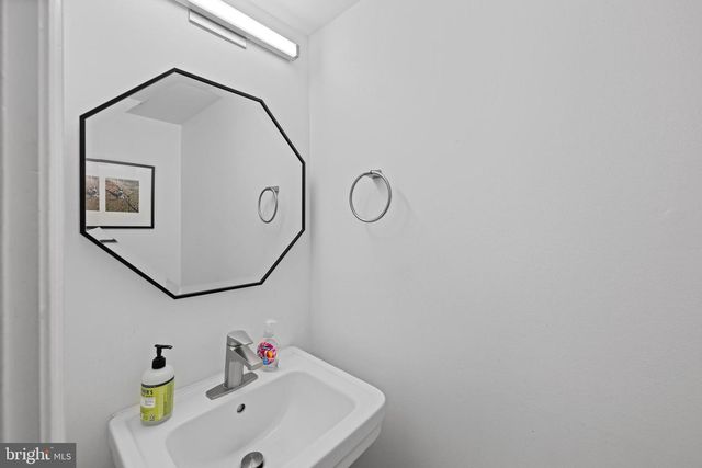 37 MARWOOD CT, Rockville, MD 20850