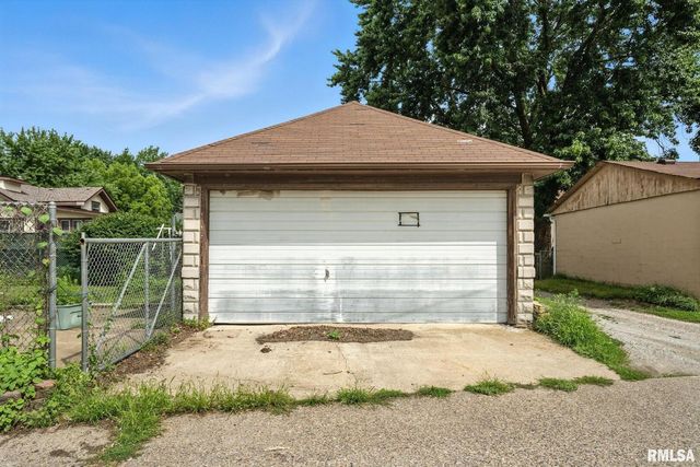 815 S DITTMER Street, Davenport, IA 52802