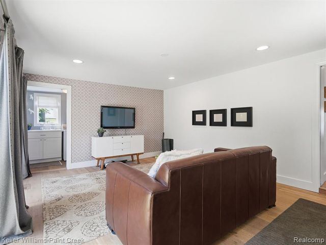 10435 Spring Street, Fenton, MI 48430