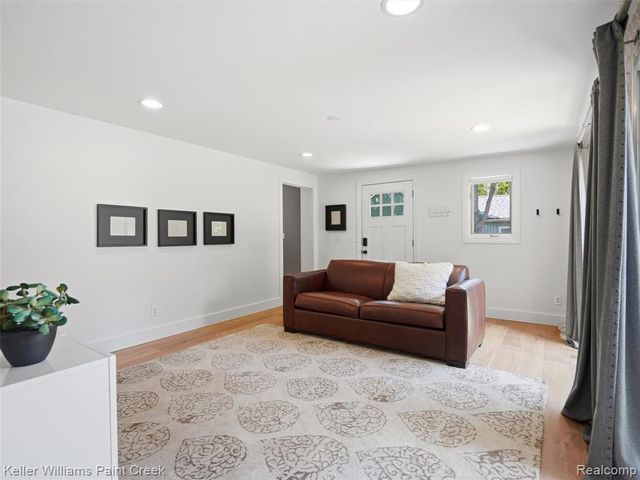 10435 Spring Street, Fenton, MI 48430