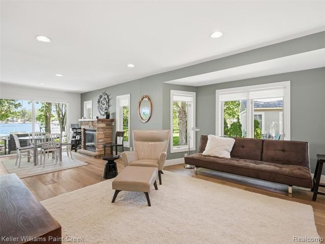 10435 Spring Street, Fenton, MI 48430