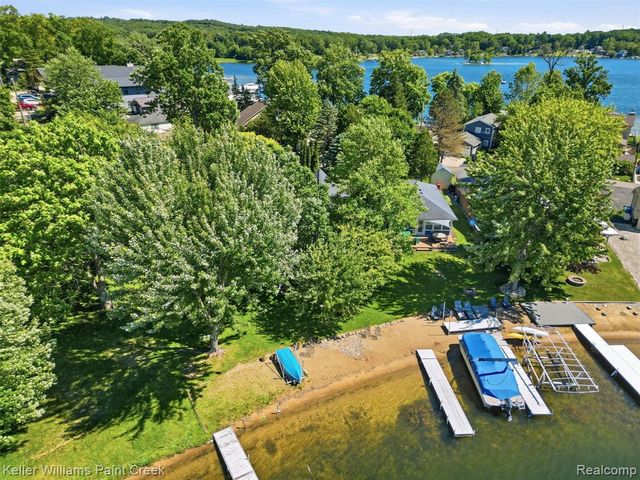 10435 Spring Street, Fenton, MI 48430
