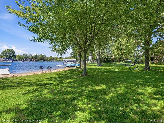 10435 Spring Street, Fenton, MI 48430