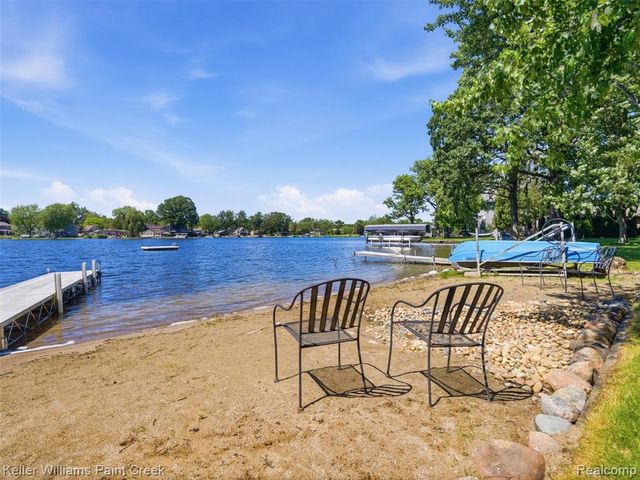 10435 Spring Street, Fenton, MI 48430