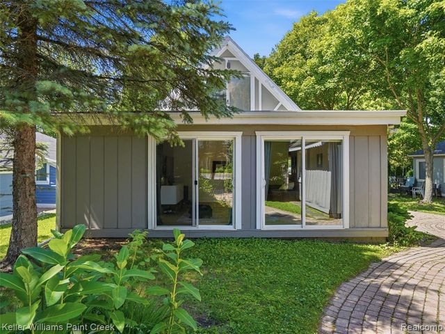 10435 Spring Street, Fenton, MI 48430