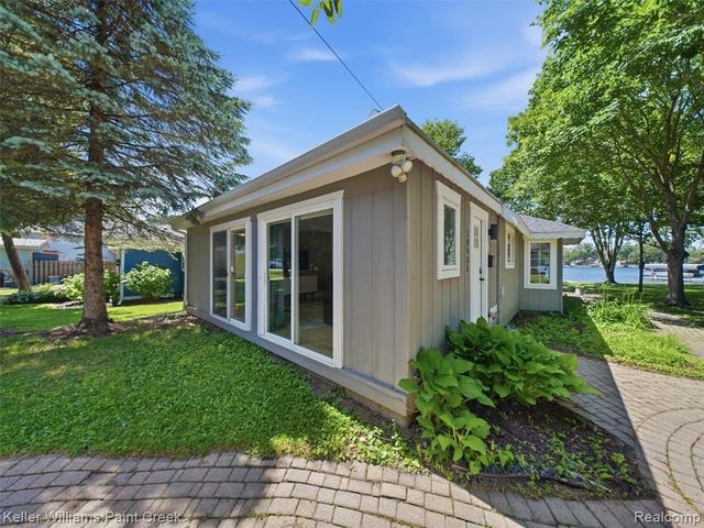 10435 Spring Street, Fenton, MI 48430
