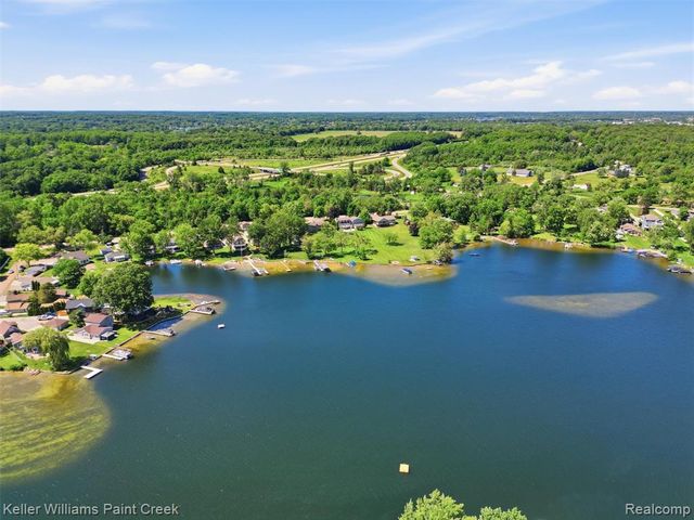 10435 Spring Street, Fenton, MI 48430