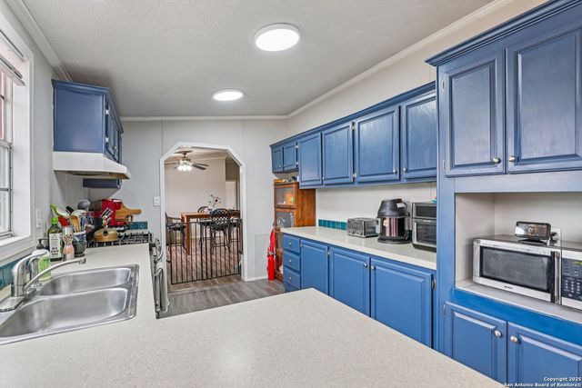 1123 Debbie, Marion, TX 78124