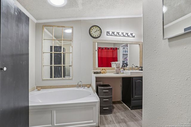 1123 Debbie, Marion, TX 78124