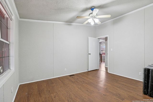 1123 Debbie, Marion, TX 78124