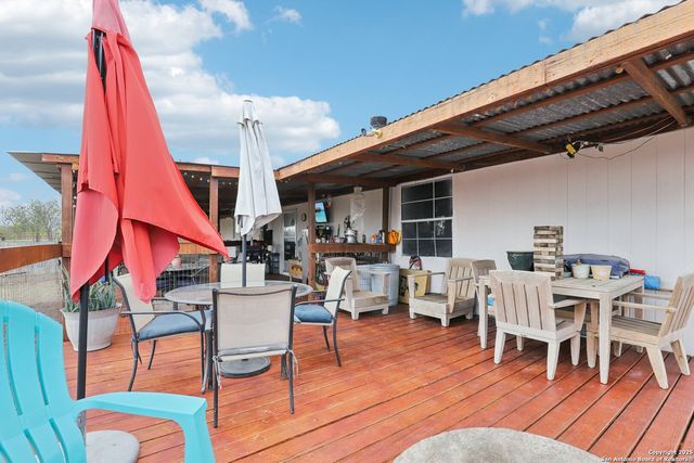 1123 Debbie, Marion, TX 78124