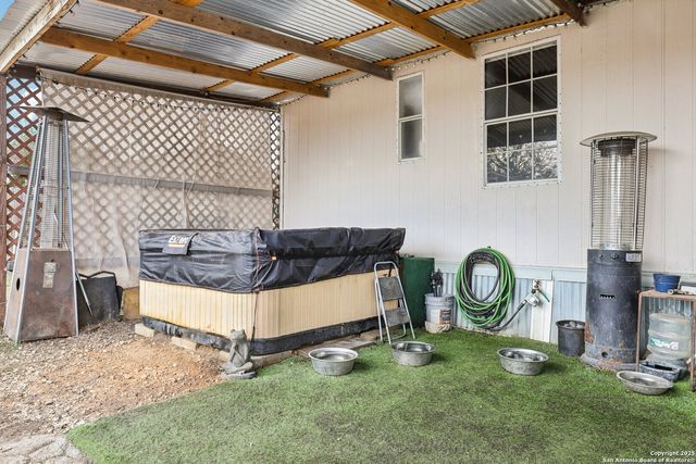 1123 Debbie, Marion, TX 78124