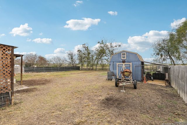 1123 Debbie, Marion, TX 78124