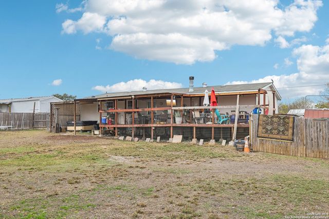 1123 Debbie, Marion, TX 78124