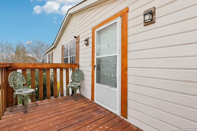 1123 Debbie, Marion, TX 78124