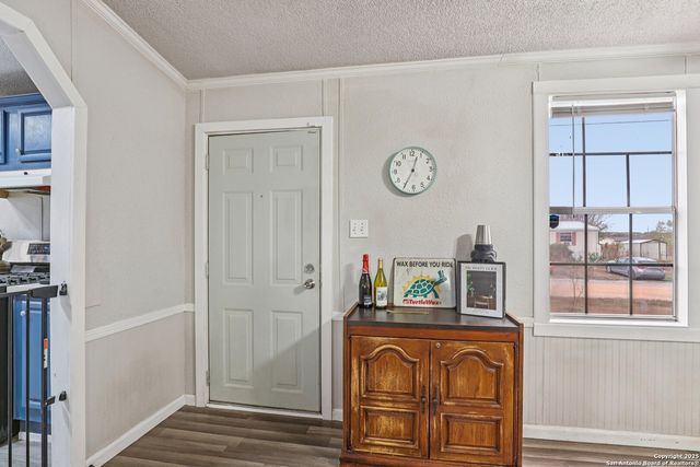 1123 Debbie, Marion, TX 78124