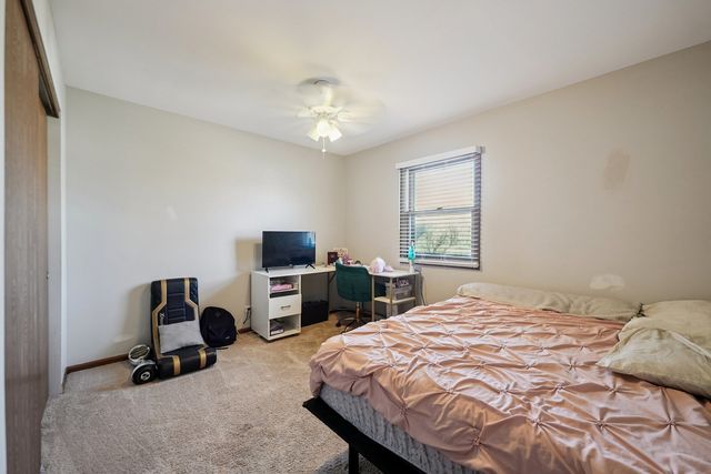 532 Shenandoah Trail, Elgin, IL 60123