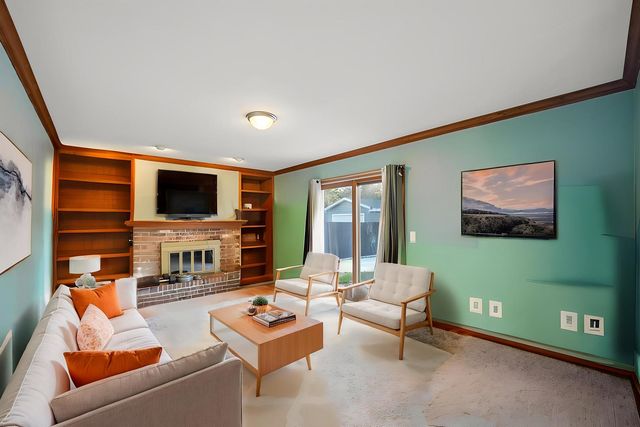 532 Shenandoah Trail, Elgin, IL 60123