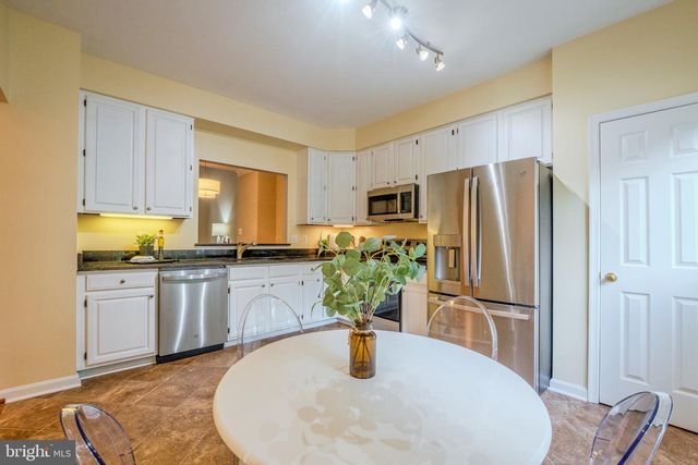 1213 WEATHERSTONE CT, Reston, VA 20194