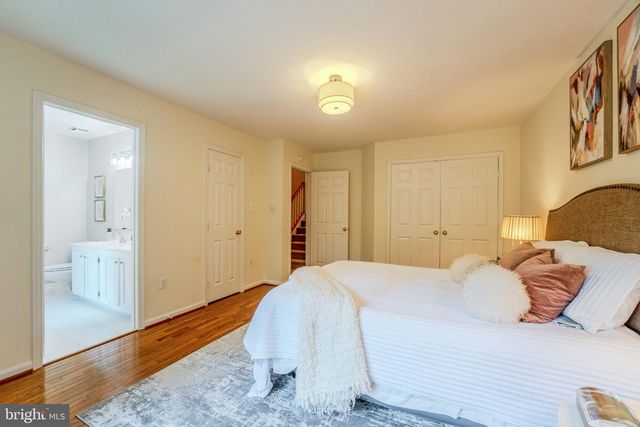 1213 WEATHERSTONE CT, Reston, VA 20194