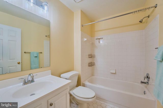 1213 WEATHERSTONE CT, Reston, VA 20194