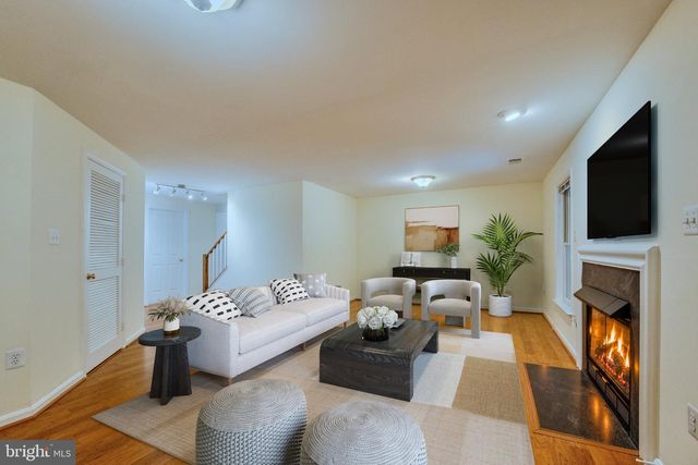1213 WEATHERSTONE CT, Reston, VA 20194