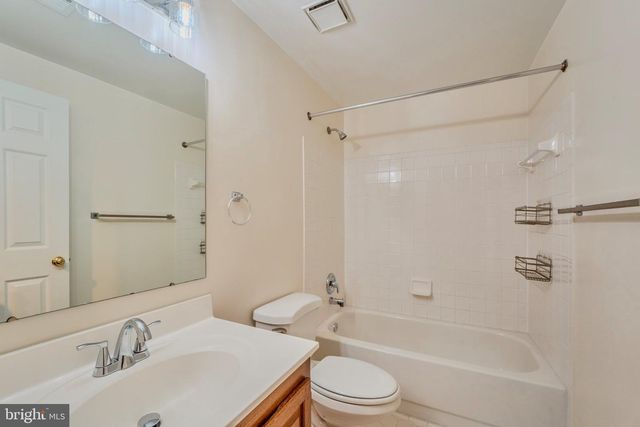 1213 WEATHERSTONE CT, Reston, VA 20194
