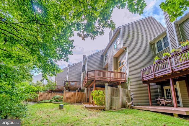 1213 WEATHERSTONE CT, Reston, VA 20194