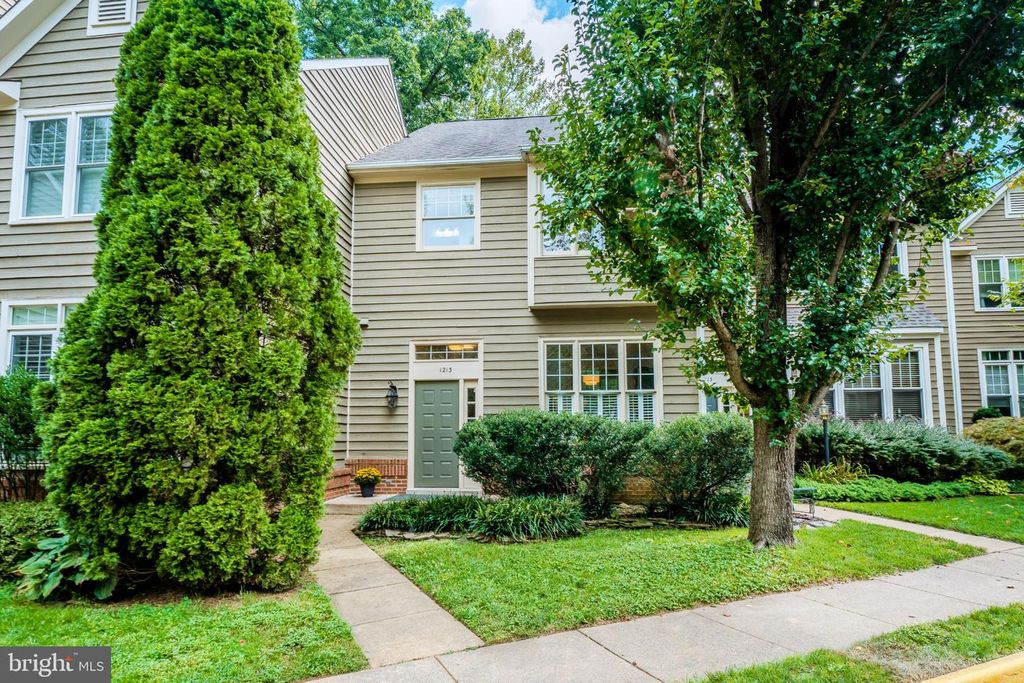 1213 WEATHERSTONE CT, Reston, VA 20194