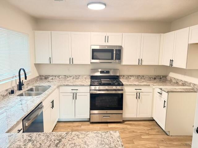 208 Colinas Avenue NE, Albuquerque, NM 87113