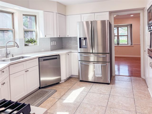 10503 Raritan Drive, Houston, TX 77043