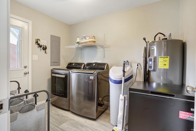 887 N Rebel Square, Rockport, IN 47635