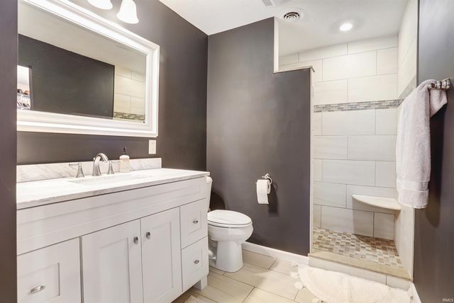 887 N Rebel Square, Rockport, IN 47635