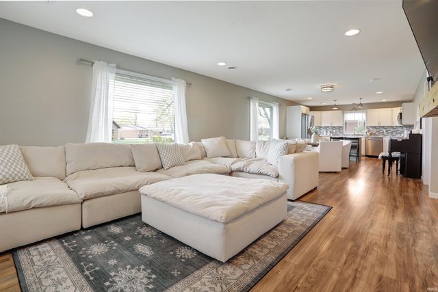 887 N Rebel Square, Rockport, IN 47635