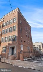2401 BAINBRIDGE ST, Philadelphia, PA 19146