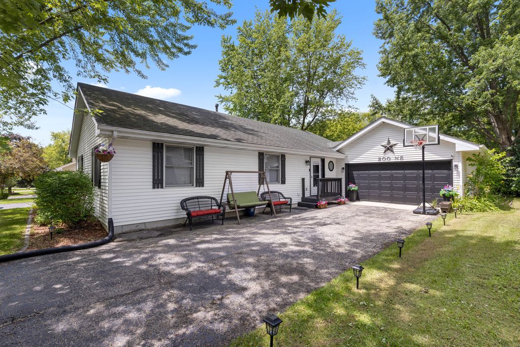 200 Bounty Drive, Poplar Grove, IL 61065