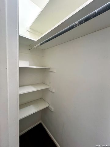 223 W Silver Sands Dr Apt 8, San Antonio, TX 78216
