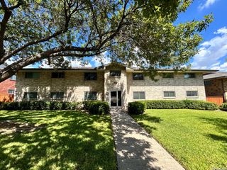 223 W Silver Sands Dr Apt 8, San Antonio, TX 78216